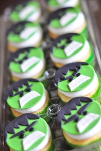 hulk cake and cupcakes-5