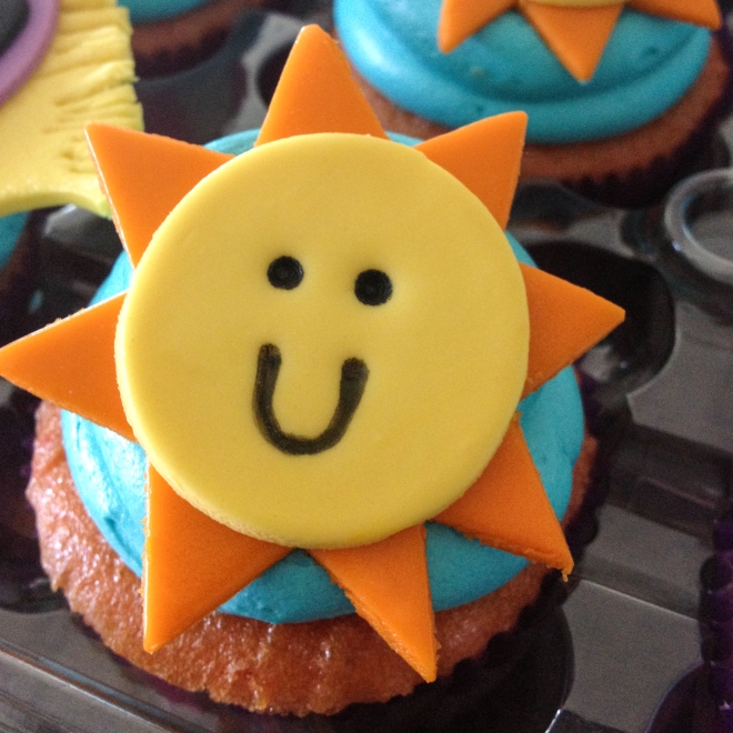 pool party cupcakes-3