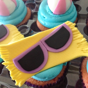 pool party cupcakes-4
