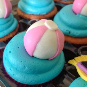 pool party cupcakes-5
